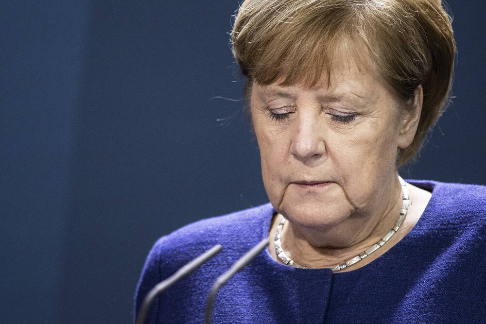 Traurig! Angela Merkel- Jetzt lässt ihr Mann sie im Stich! Eheprobleme bei der Ex-Kanzlerin?