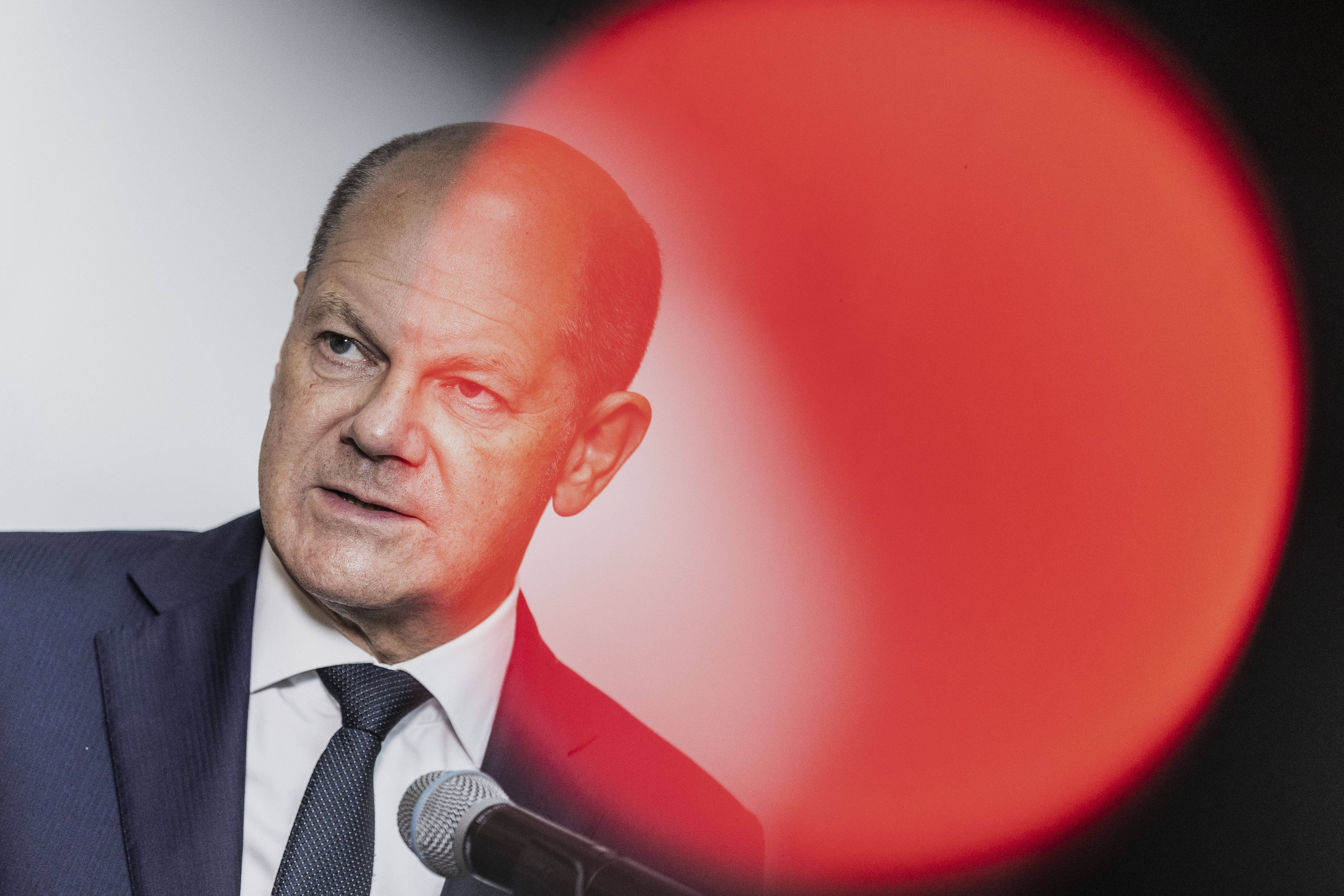 Scholz wird Putins "größter Feind"! Russen-Diktator tobt nach deutscher Panzerlieferung!