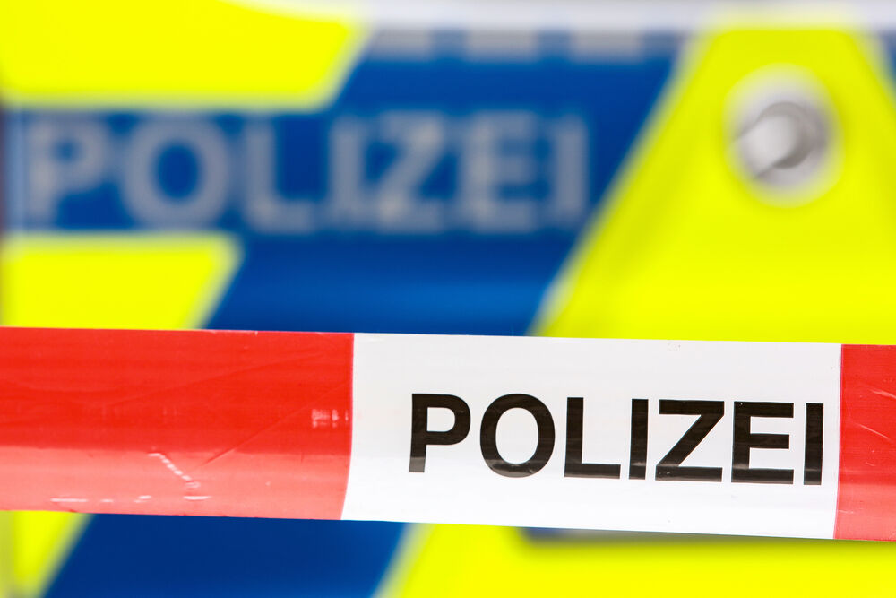 Erneut Messerattacke! Hamburg - Frau von Messerstecher schwer verletzt! Täter auf der Flucht!