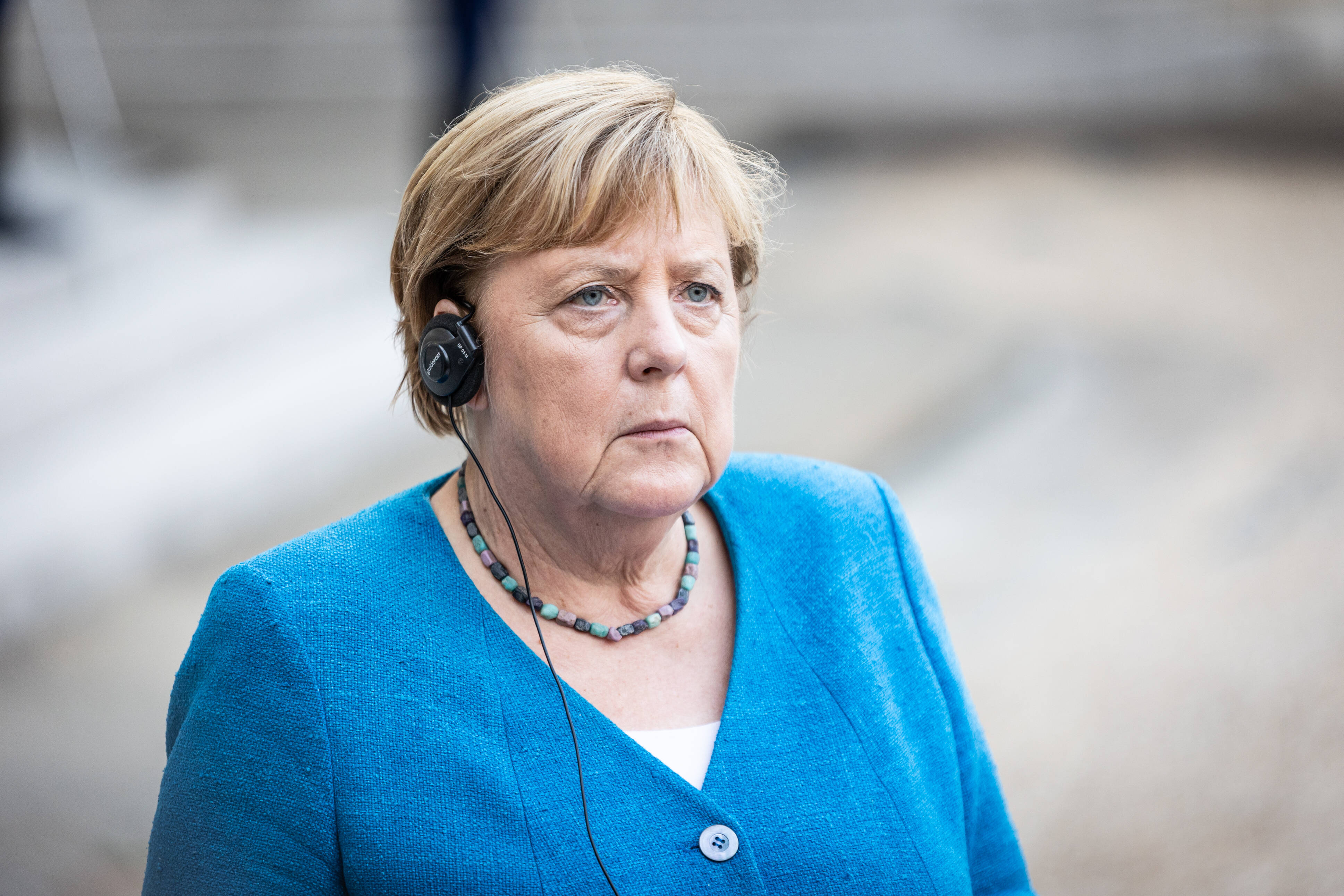 Angela Merkel von Russen ausspioniert! Sie telefonierte mit dem falschen Poroschenko