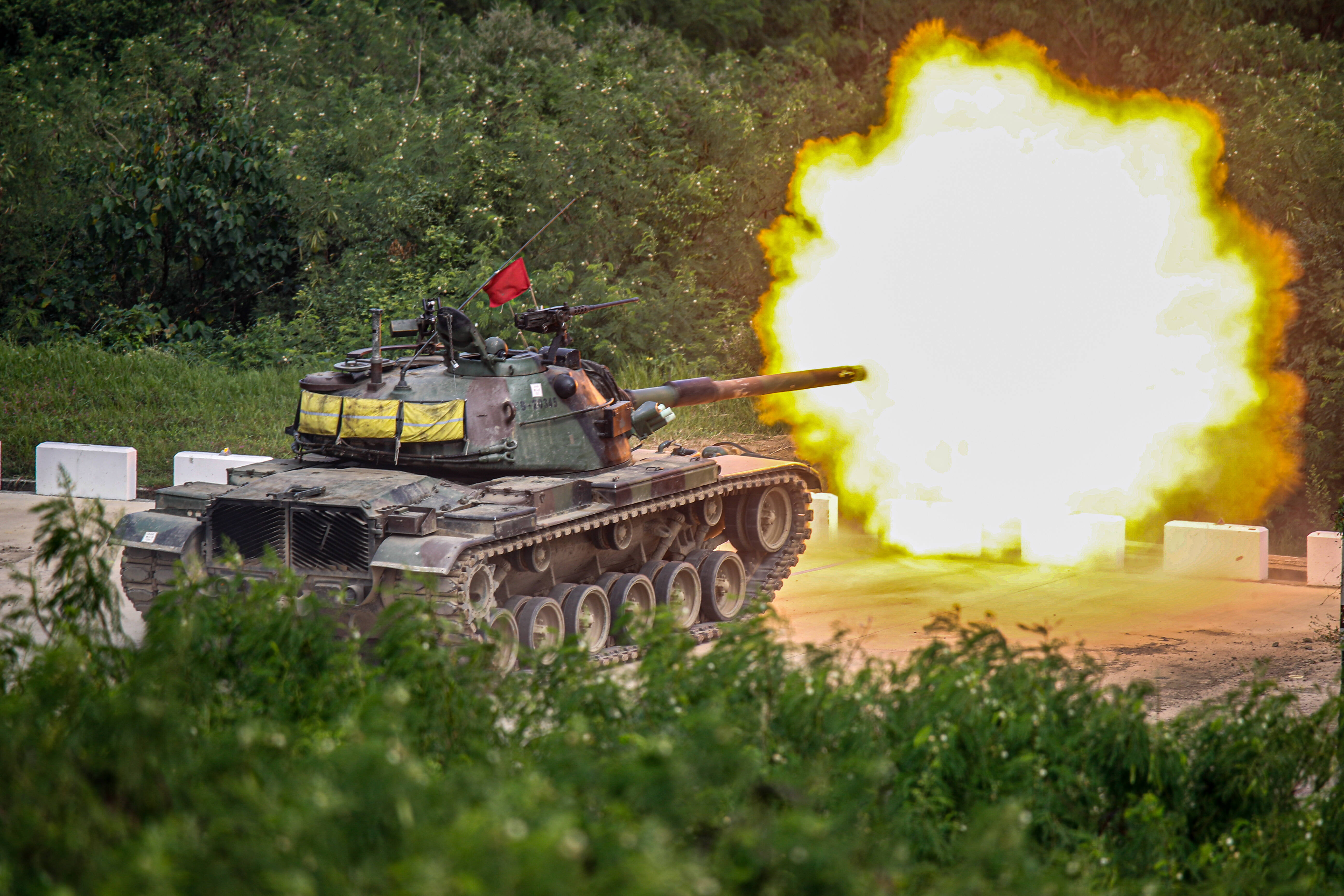 Müssen Putins Panzer fliehen? Einziger Weg der Uran-Munition zu entkommen ist die Ukraine zu verlassen!