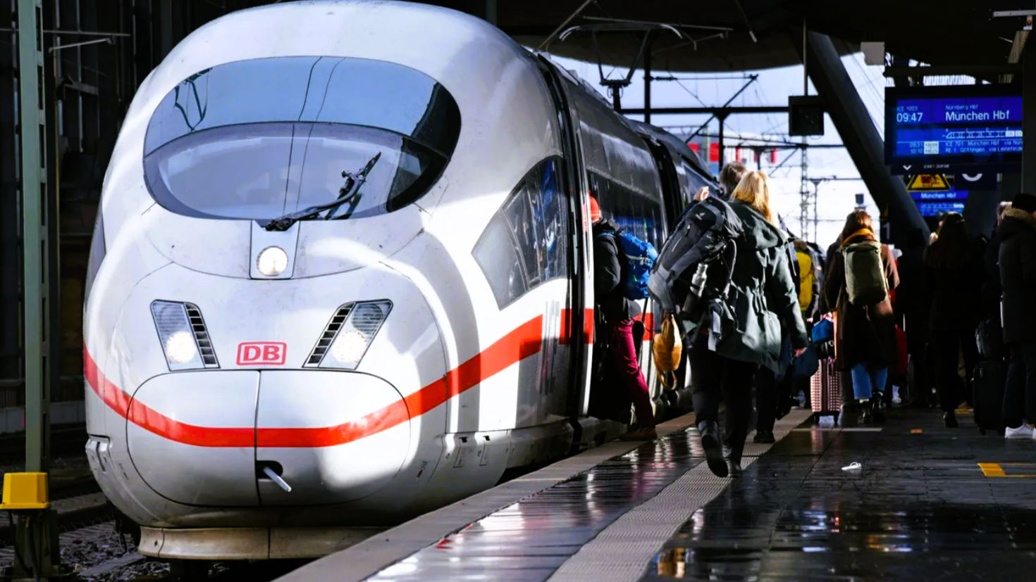 Sabotage im ICE? Kleinkind zieht sich schwere Verbrennungen im Zug zu - Stromadapter manipuliert?