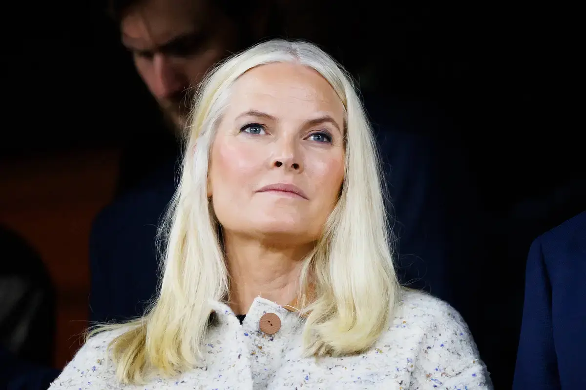Warum Norwegens Kronprinzessin jetzt verändert wirkt – Sorge um Sohn und Gesundheit