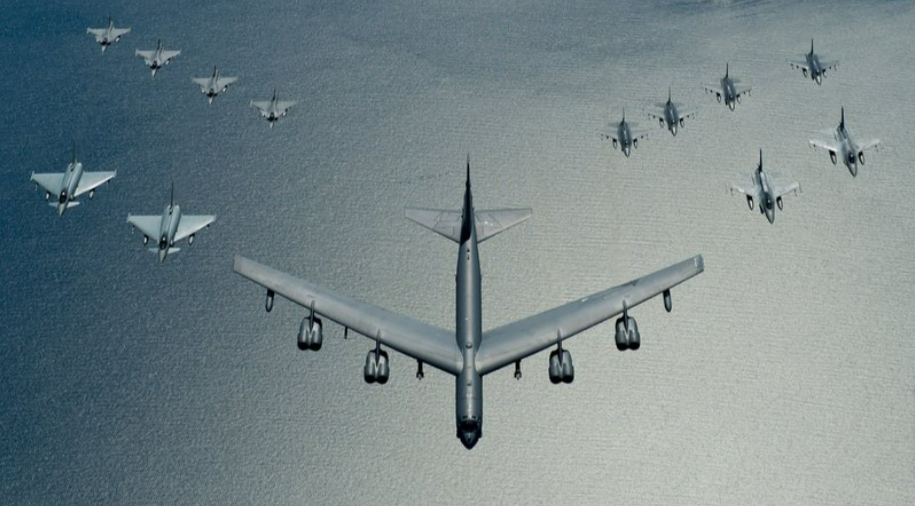 US-Kampfjets fangen 2 russische Bomber ab! Verfolgungsjagd am Himmel