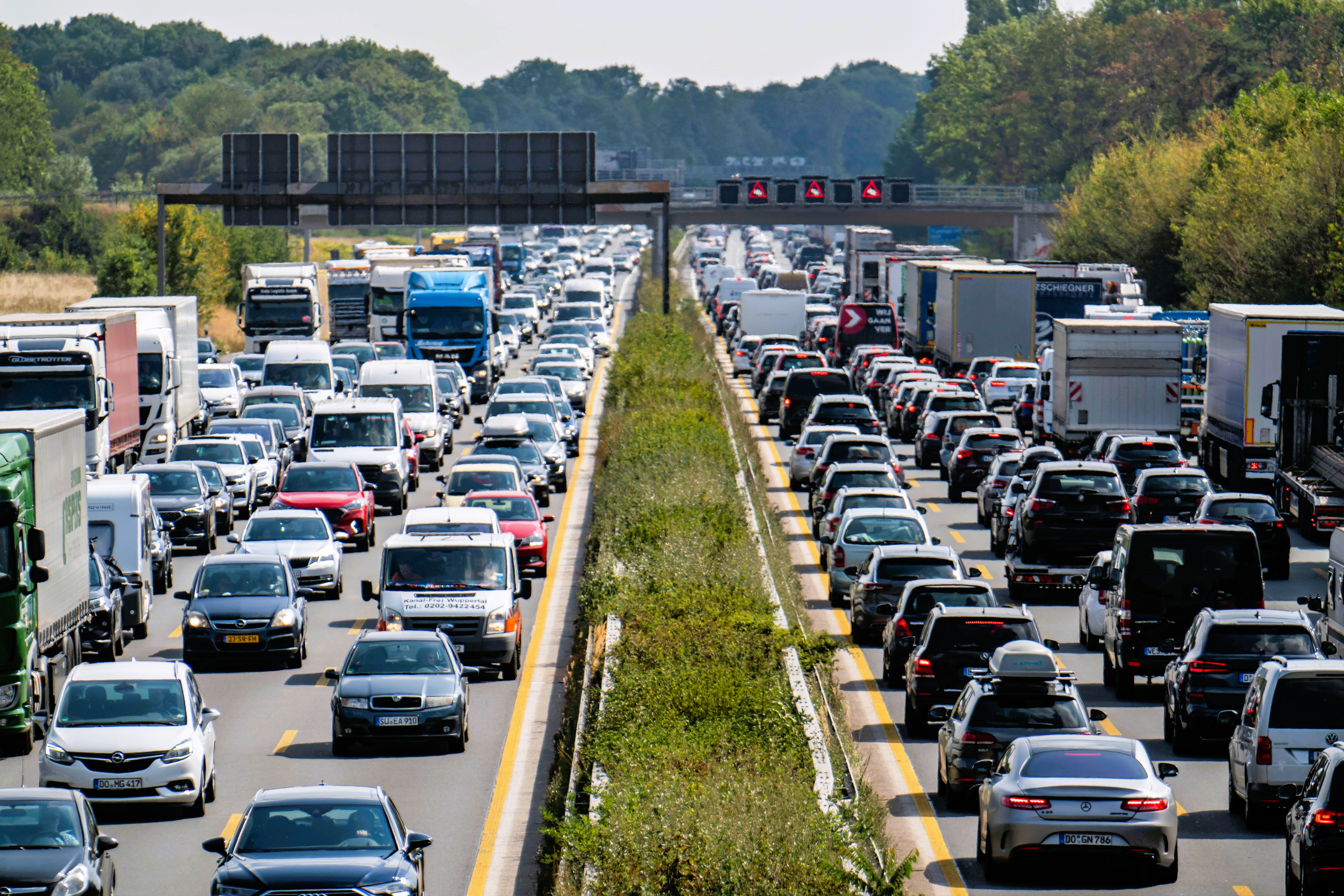 Autobahn-Teilabschnitt komplett gesperrt - für länger! Wegen unvorhergesehener Schäden