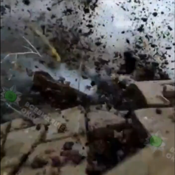 Dramatisches Video - Russisches Minenräumfahrzeug explodiert bei Räumarbeiten - war es eine Falle?