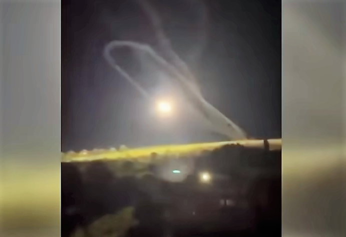 EILMELDUNG! Erneuter Angriff auf russische Luftwaffenbasis - Unbekanntes Objekt wurde abgeschossen!