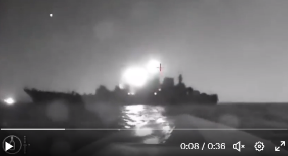 Russisches Kriegsschiff brennt! Kiew greift erneut Schwarzmeerflotte an!