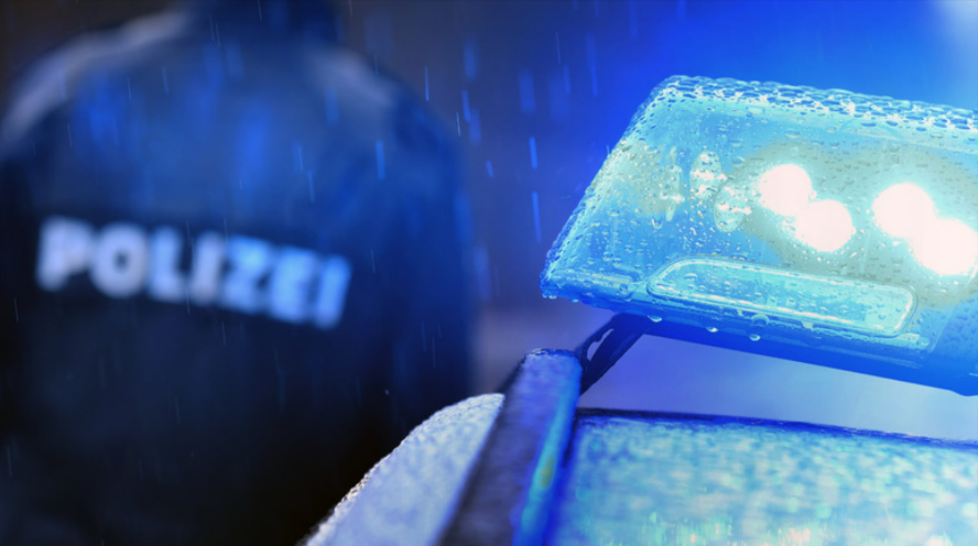 Messer-Angriff in Hamburger-Hotel! Mann jagt Gast mit Messer durch die Lobby